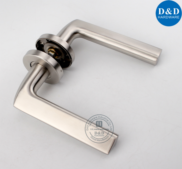 L Bentuk Solid Lever Door Handle-D & D Hardware