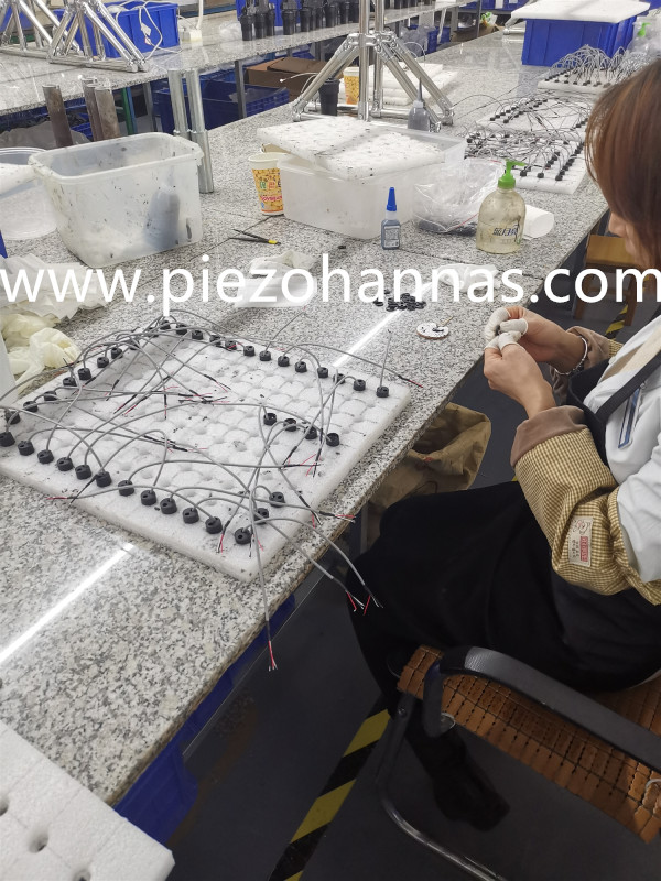 Transductor ultras&oacute;nico piezoel&eacute;ctrico de alojamiento de goma 200kHz para medidor de flujo de gas ultras&oacute;nico