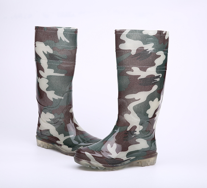 Light duty camouflage shining rain boots for men