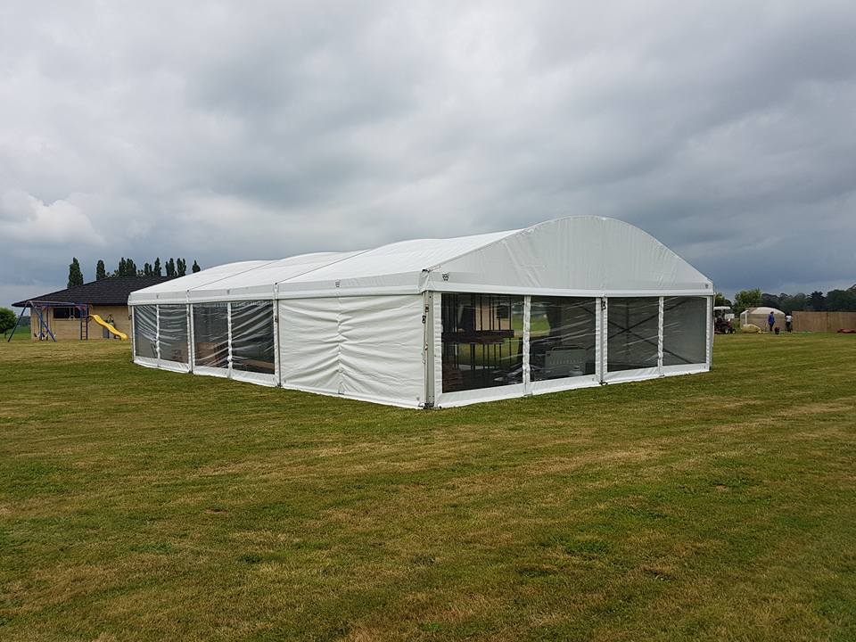 10m 净跨度铝制弧形派对帐篷