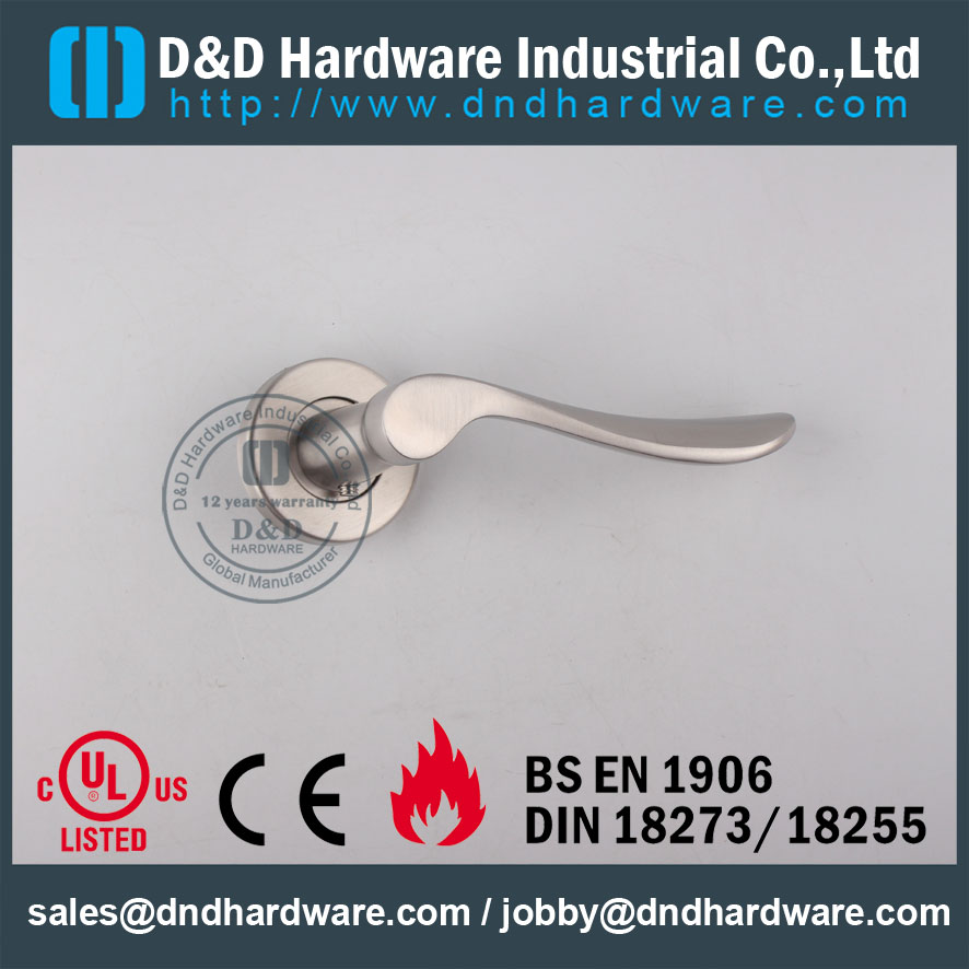D & D Hardware-Door Fitting SS304 alavanca de fundição DDSH012