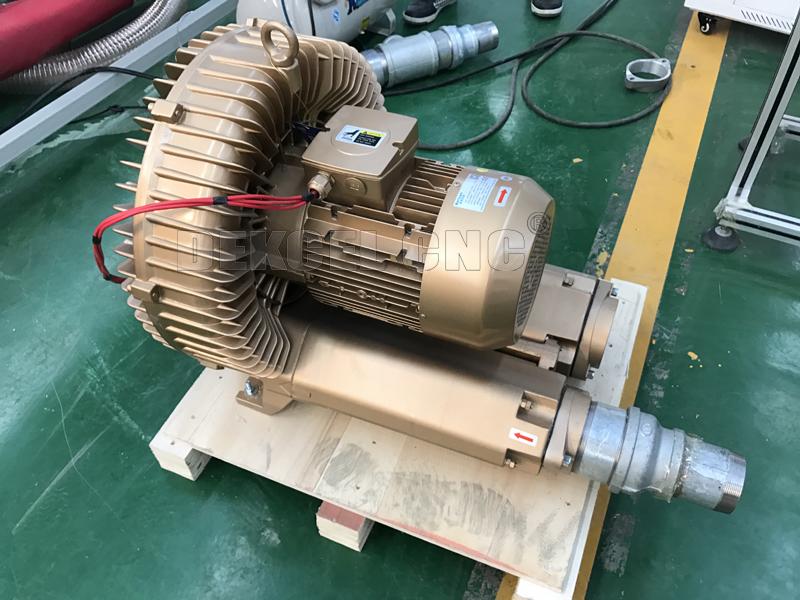 extractor de vac&iacute;o de la m&aacute;quina del cortador del cuchillo de la oscilaci&oacute;n del CNC