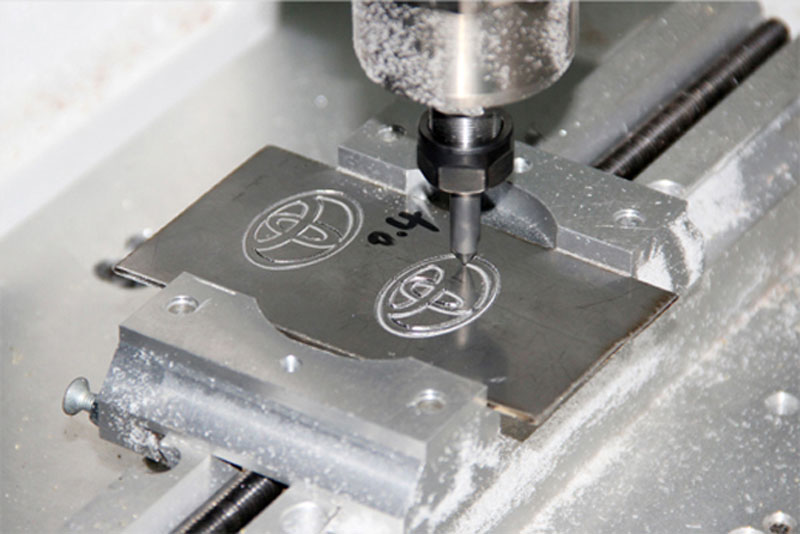 muestra del ranurador del CNC del grabado del molde de metal