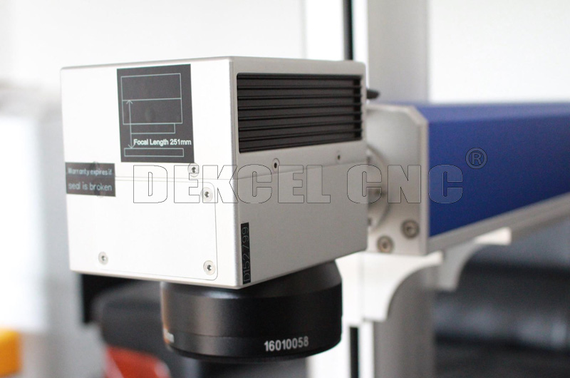 mini lente portable de la m&aacute;quina de la etiqueta de pl&aacute;stico del laser de la fibra de 20w IPG