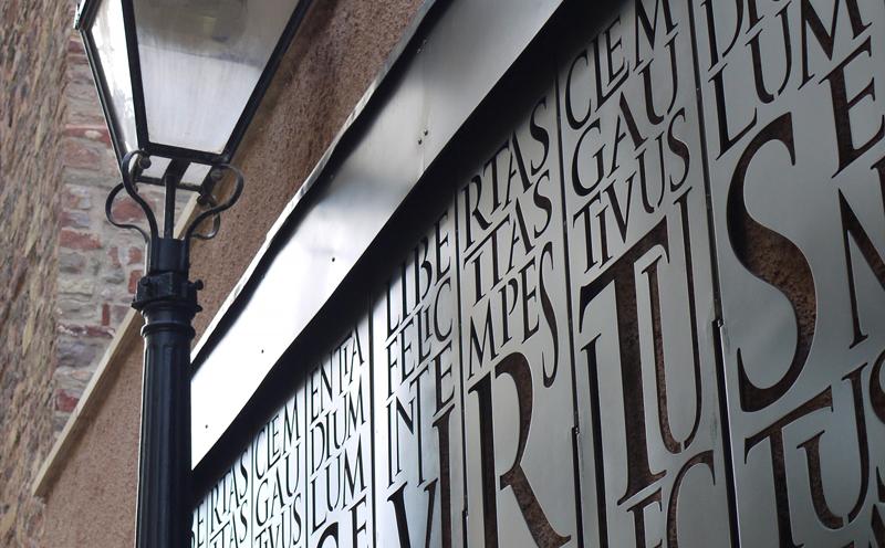 Cortador del plasma del CNC para las fachadas cortadas