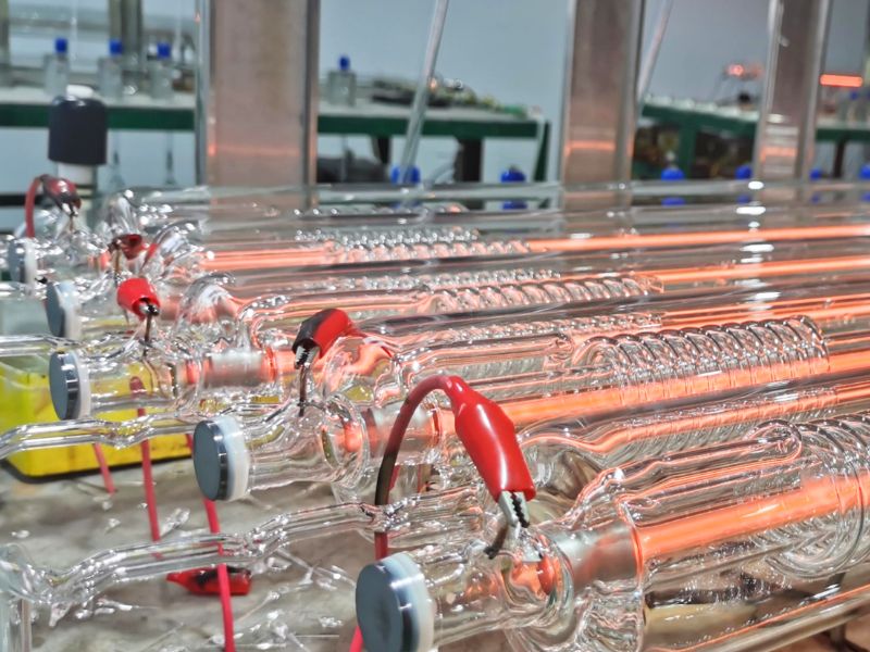CO2激光管发展史：从实验室发明到现代激光加工核心