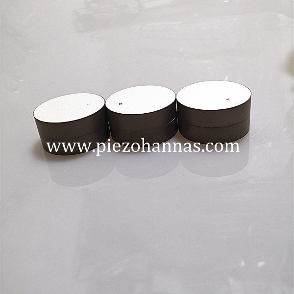 Discos piezoelétricos de material piezoelétrico rígido para aplicações de ultrassom de alta potência