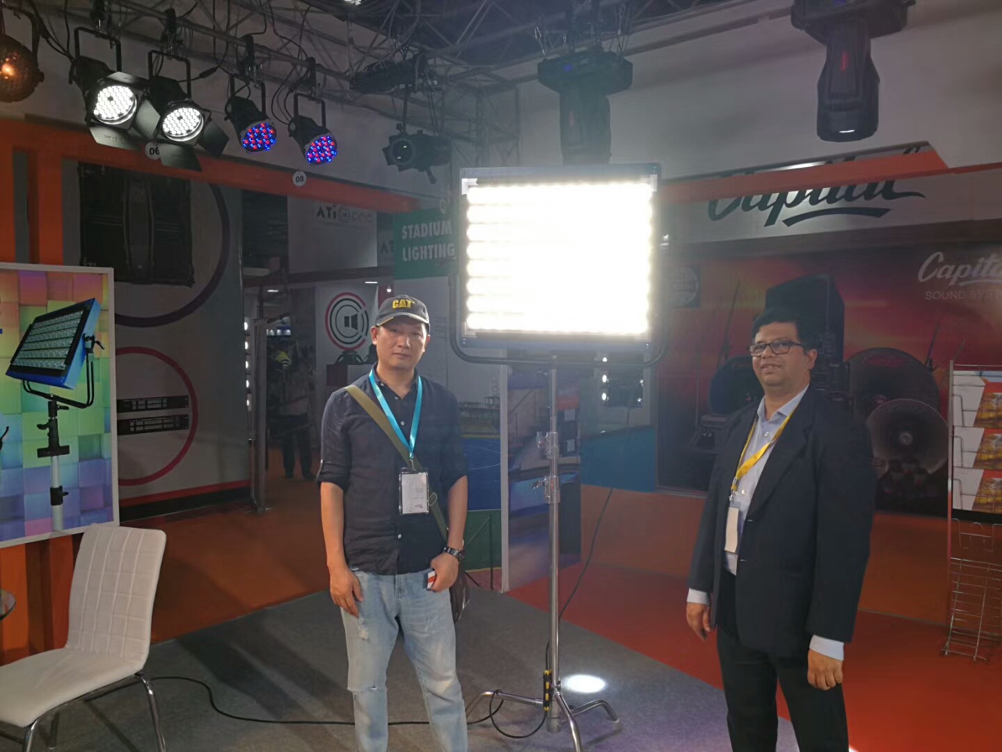 Foto con los clientes