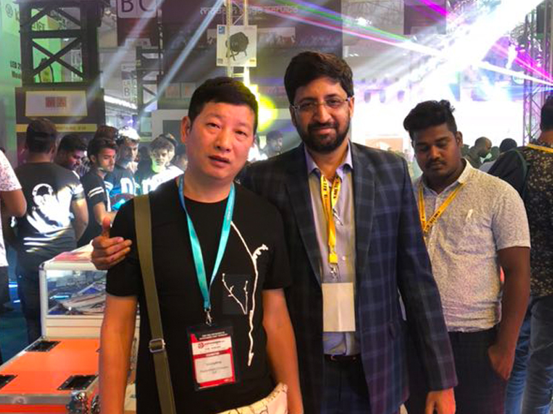 Foto con los clientes