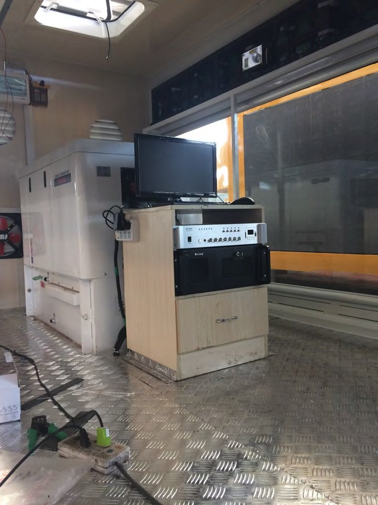 HOWO 4X2 LED QUE HACE PUBLICIDAD del CARRO