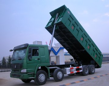 Frente de Sinotruk HOWO 8x4 371hp que inclina el carro de volquete de la explotación minera