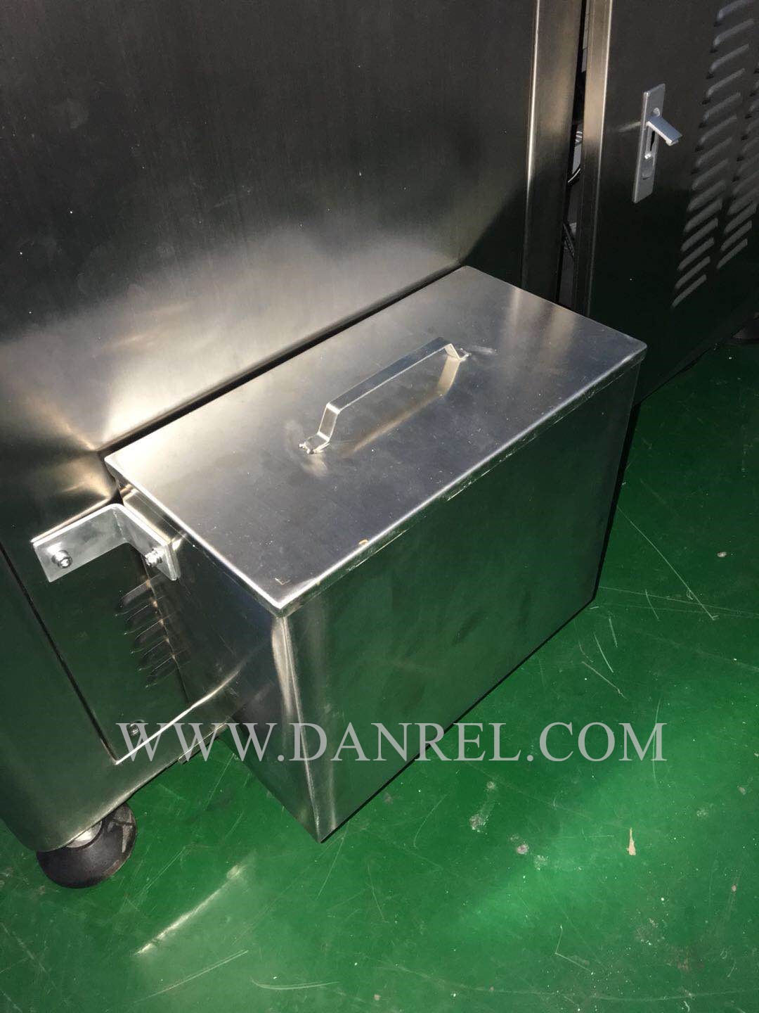 Water Tank Ultrasonic Plastic Tube Filling Sealing Machine