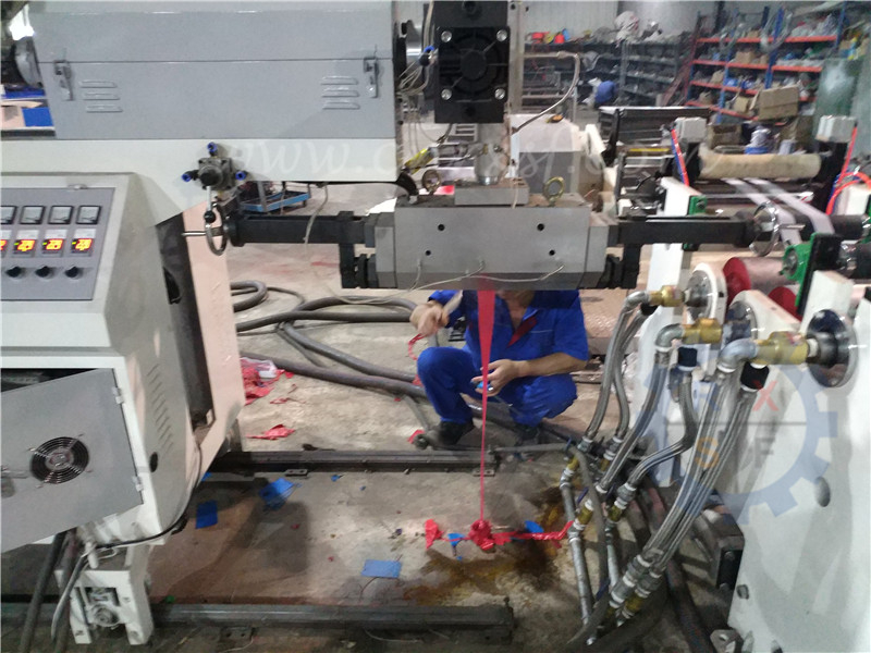 Multi-function narrow type TPE extrusion coating and laminating machine for porous substrates
