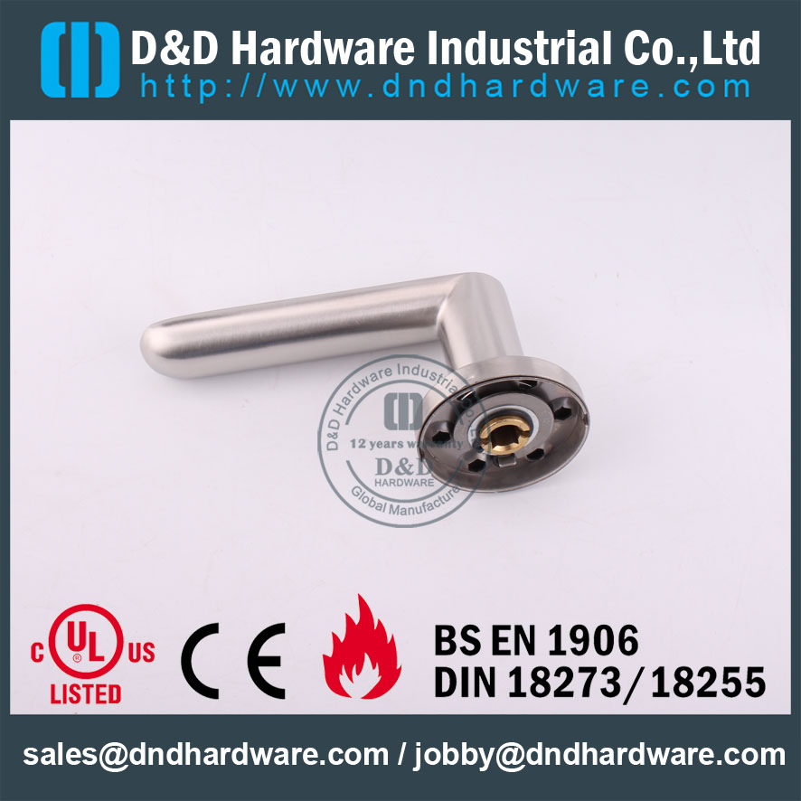 Acessórios para portas e D Hardware Acessórios para portas Maçaneta para porta maciça DDSH009