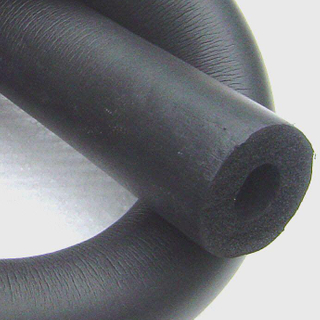 Трубка изоляции пены черного цвета резиновая для кондиционера воздуха