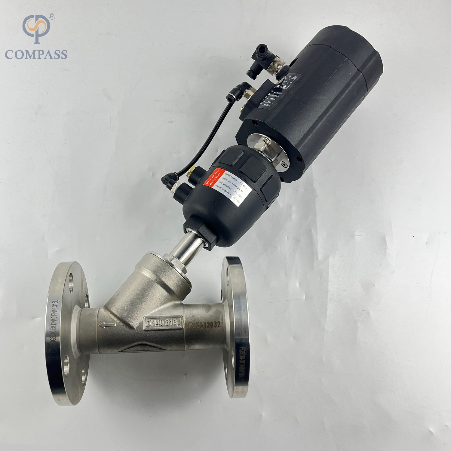 ПЛАСТИКОВЫЙ ПНЕВМАТИЧЕСКИЙ ФЛАНЦЕВЫЙ УГЛОВОЙ СЕДЛЕННЫЙ КЛАПАН С УПРАВЛЯЮЩЕЙ ГОЛОВКОЙ