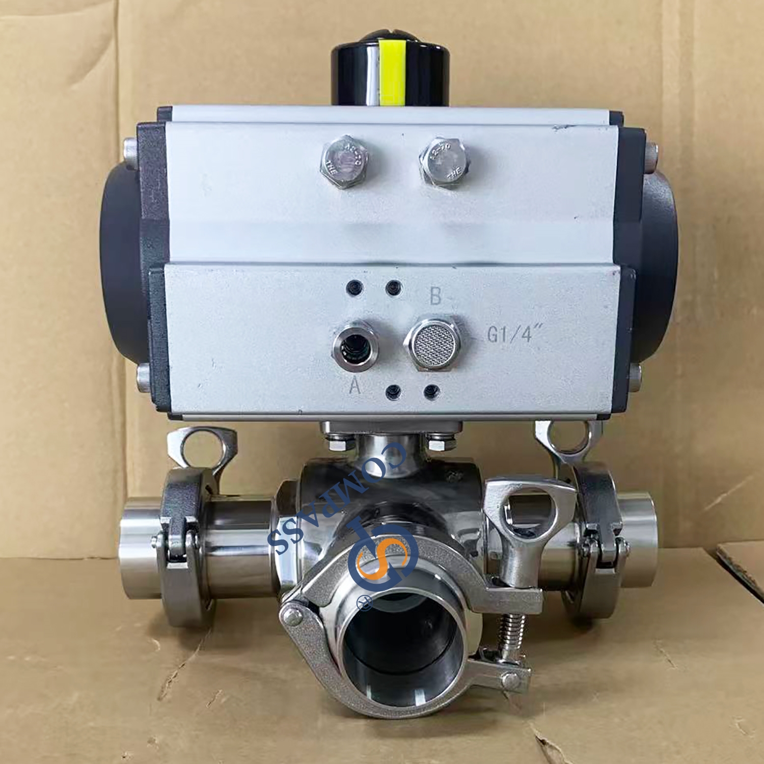 3-ходовой пневматический шаровой кран двойного действия 2 дюйма SS316L с зажимным наконечником, установленный на конце