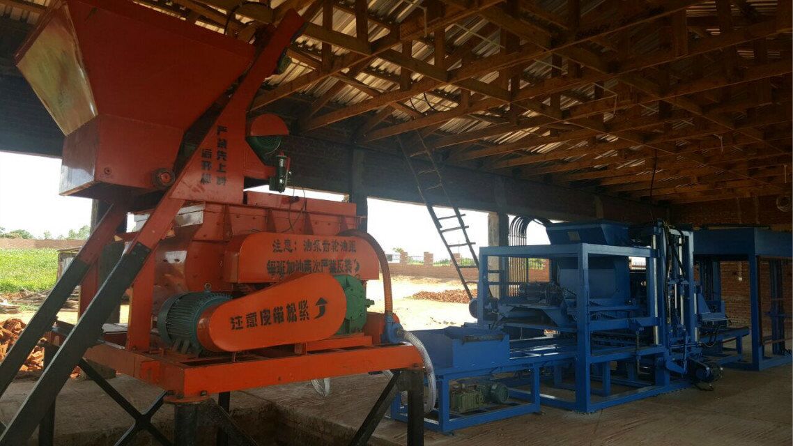 QTY6-15 fully automatic machine line working in Malawi