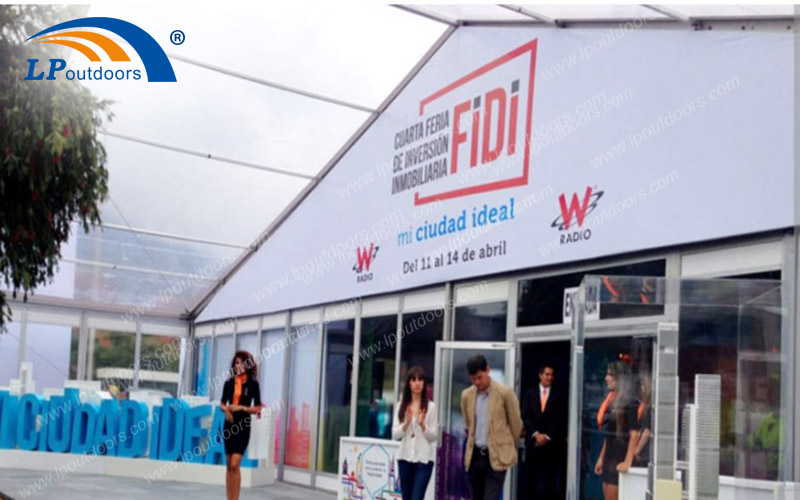 Tienda grande de carpa para evento de feria