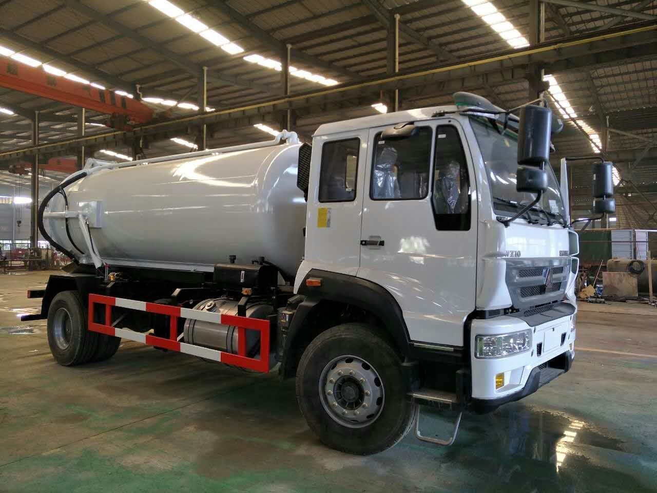 carro de petrolero de la succión de las aguas residuales del howo del carro 6x4 Sinotruk de las aguas residuales del vacío