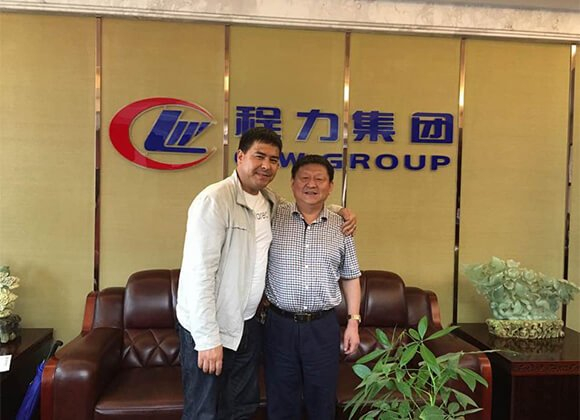 Cliente de Panamá encontrada con Sr. Cheng Daoguo del CEO del grupo