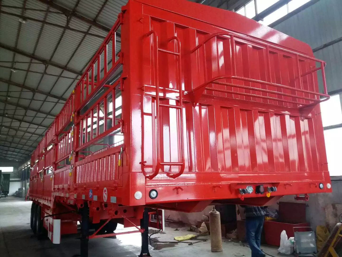 acoplado .jpg de la pared lateral semi