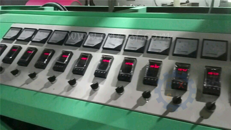 La machine élastique de laminage d'extrusion de résine de bande pour le réseau folâtre la garniture compétitive