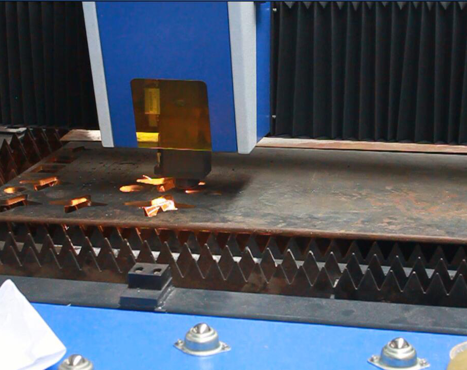 Stainless steel fiber laser cutting machine.jpg
