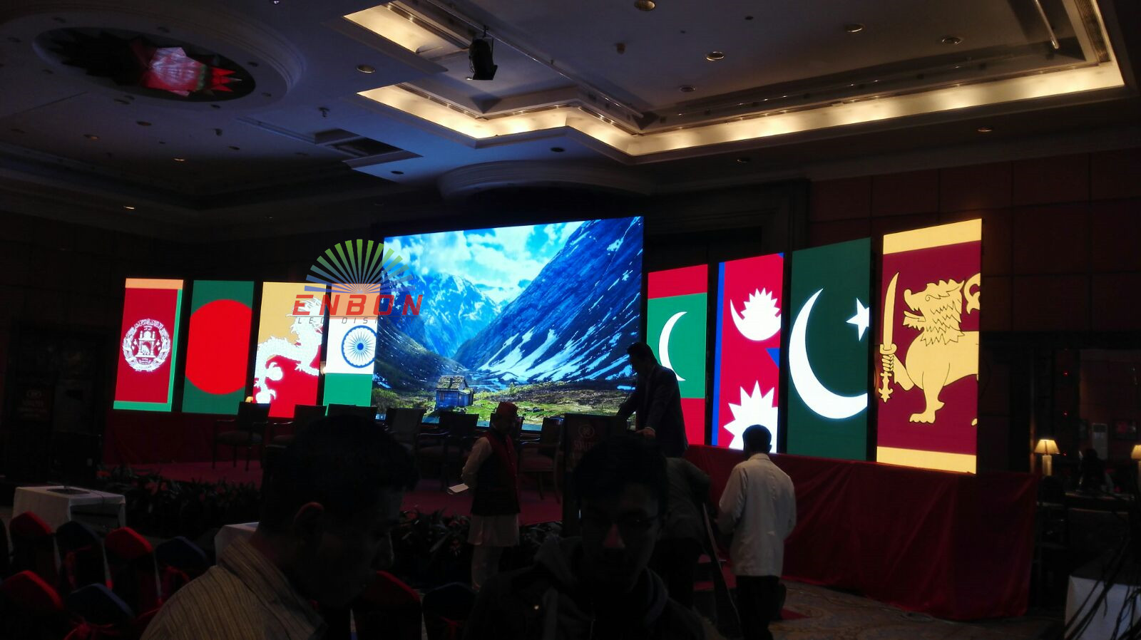 尼泊尔室内LED项目P5.95（中央LED显示屏）P4.8（侧面LED显示屏）