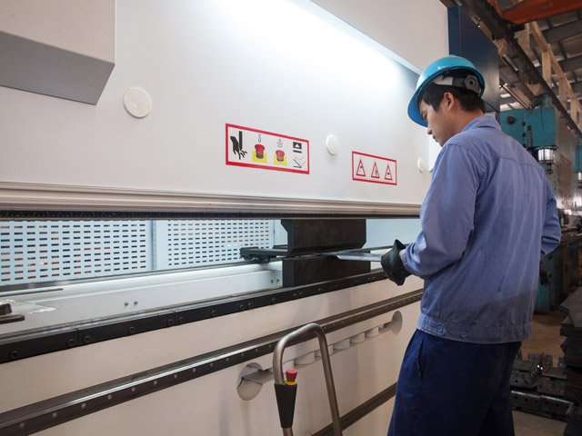 cnc, der (4).jpg verbiegt