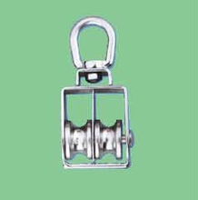 S/S SWIVEL EYE PULLEY WITH FLAT SHOULDER AND DOUBLE WHEEL