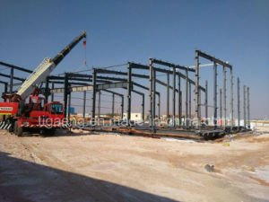 La structure m&eacute;tallique envergure en acier l&eacute;g&egrave;re de construction de longue descendent l'entrep&ocirc;t