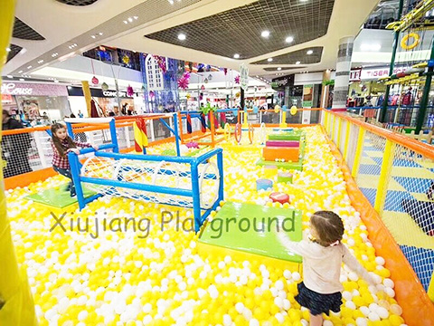 Ball Pit Kids Indoor Playground Case in Russia