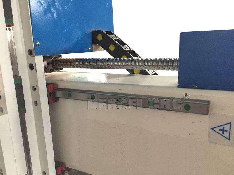 Carriles de gu&iacute;a de Taiw&aacute;n de la peque&ntilde;a m&aacute;quina del ranurador del CNC de madera