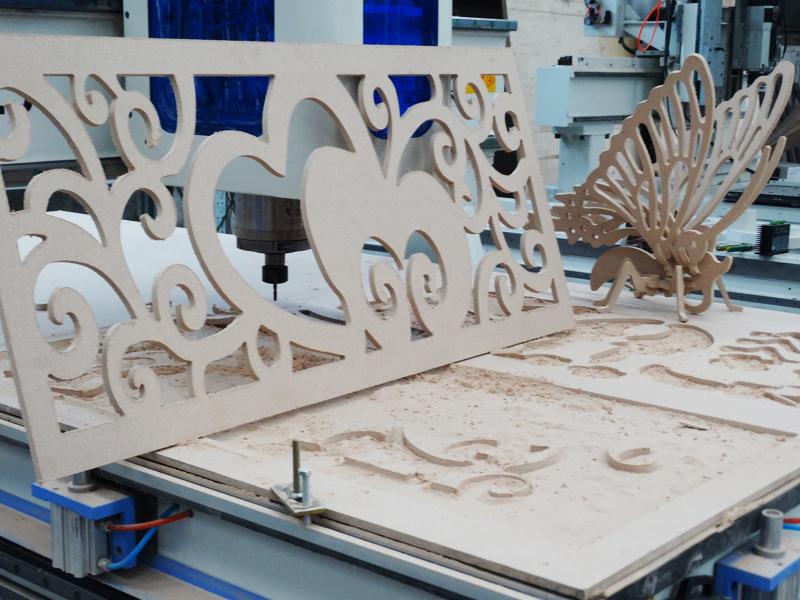 m&aacute;quina del ranurador del CNC para la madera del corte