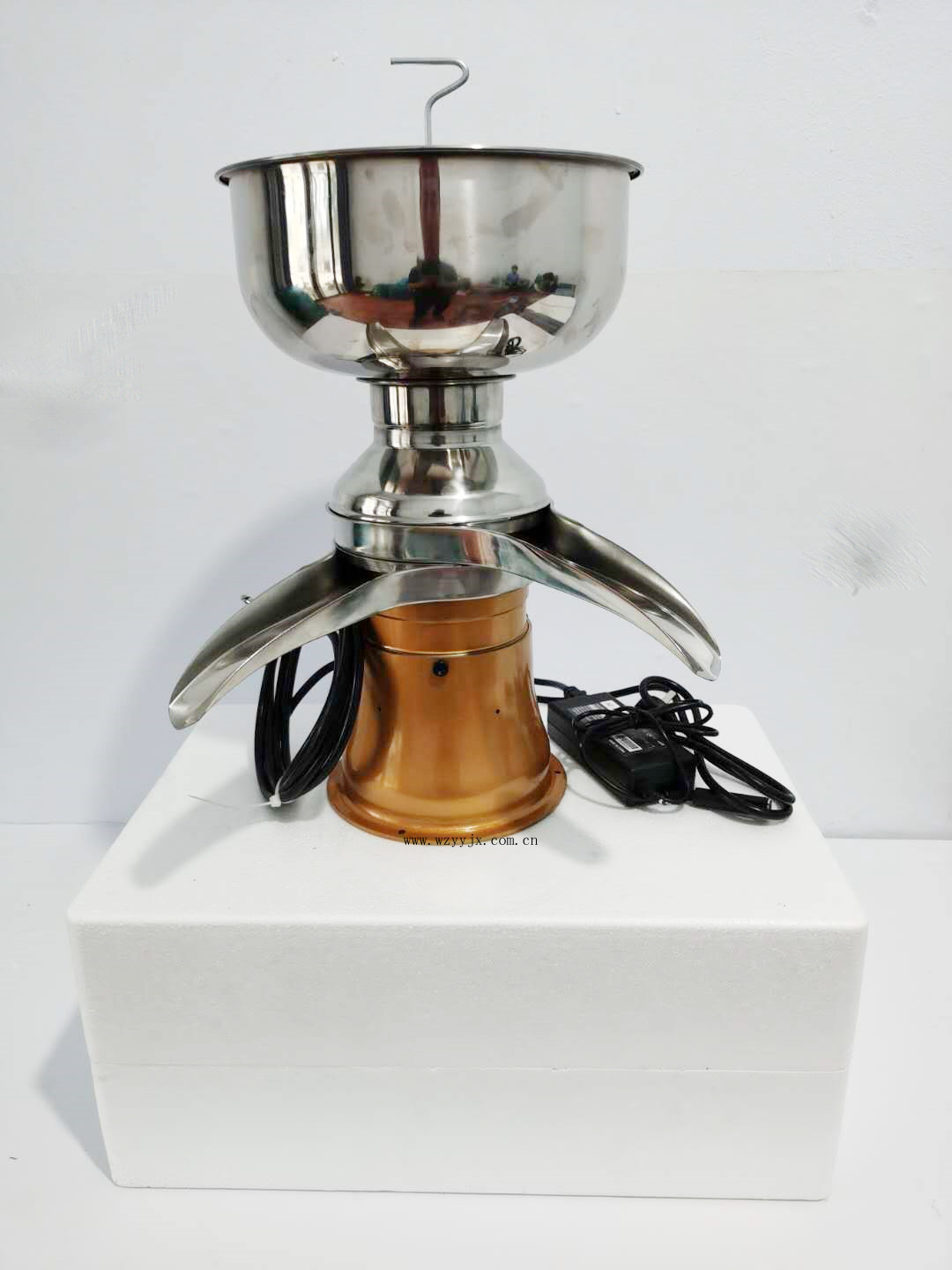 Stainless Steel Milk Cream Electric Centrifugal Separator 50L/H