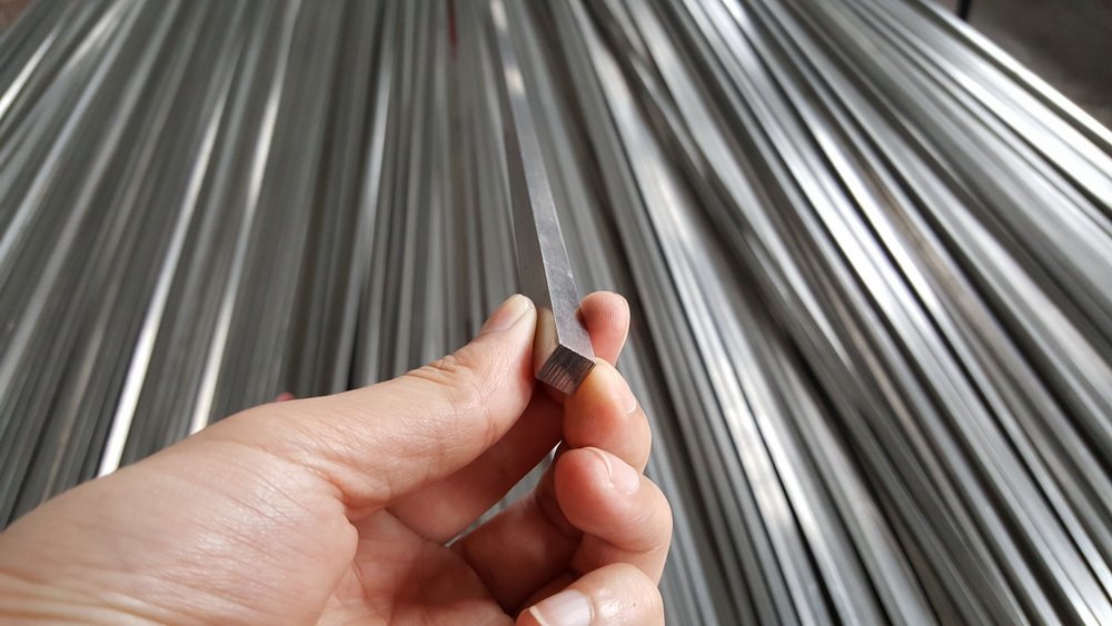 AISI polished stainless steel bar