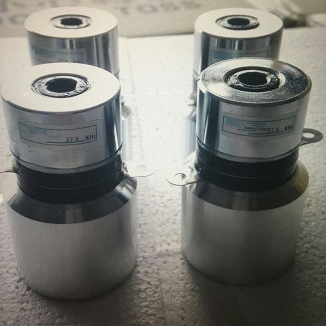 La temperatura de la sinterización de los tubos piezoeléctricos del modo radial