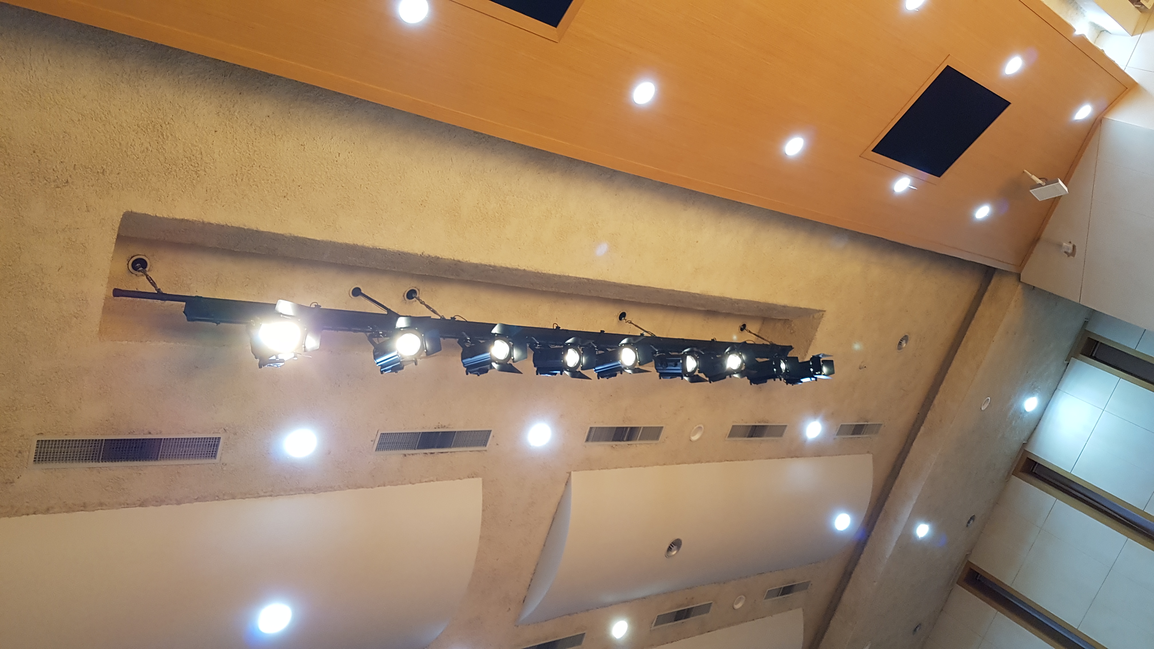 Iluminaci&oacute;n de escenario