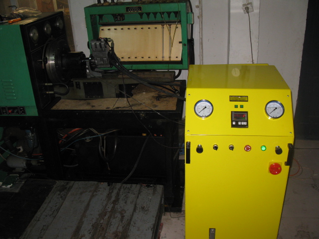 HUP-100 with test bench.jpg