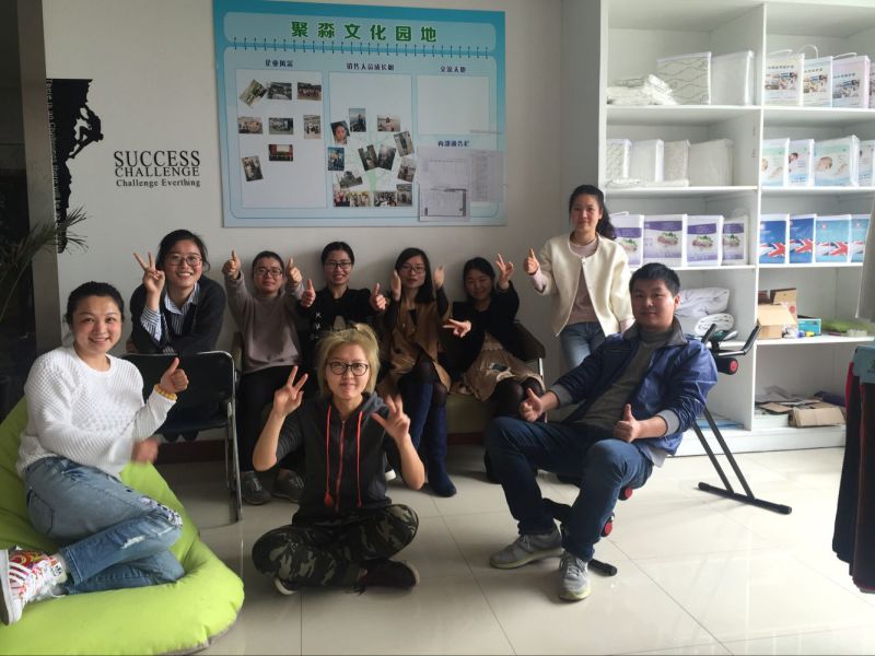 缝制的和适合的防水小儿床床垫&盖子由柔滑的平稳的竹纤维人造丝制成理想为婴孩和小孩使用