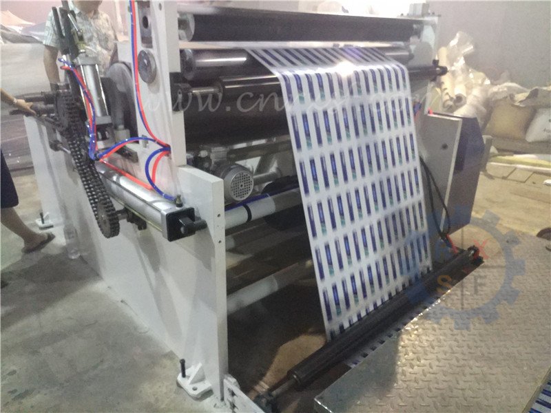 Aluminum-plastic extrusion laminating machine for toothpaste hoses