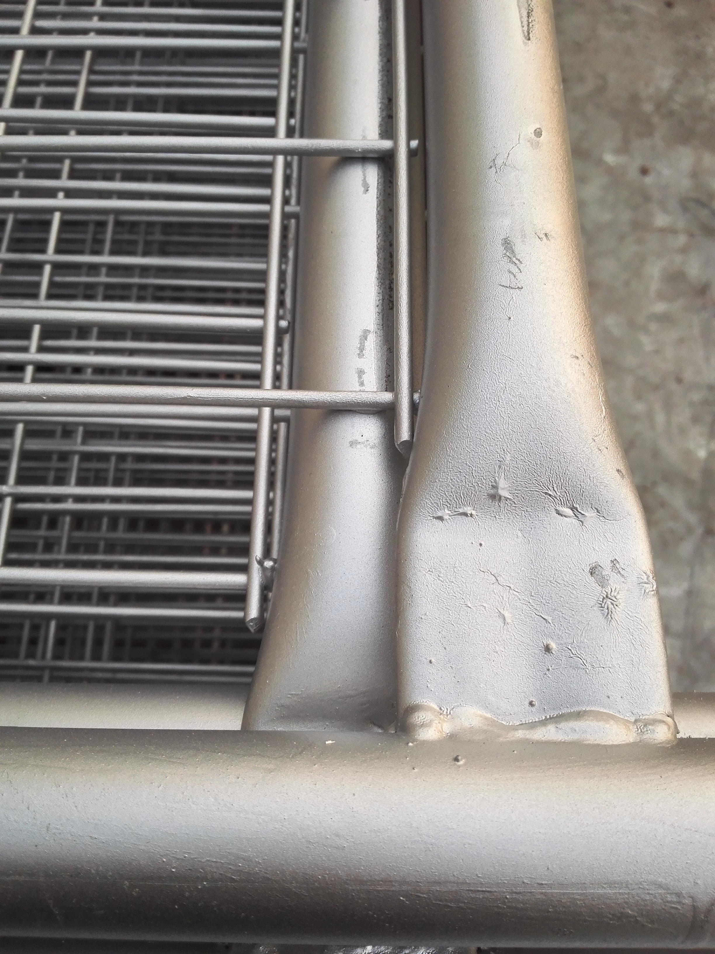 hot dipped galvanized temporary fence.jpg