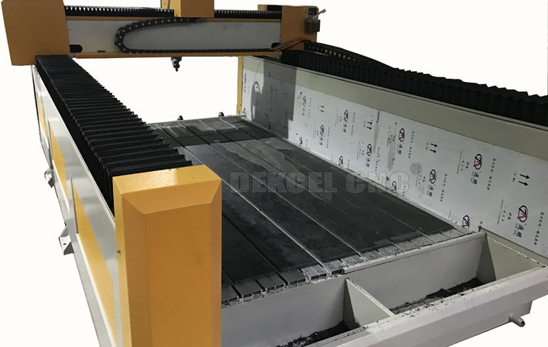 el tanque de agua del acero inoxidable