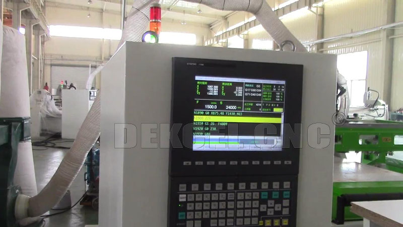 sistema de control del syntec para el tipo cadena de producci&oacute;n de los muebles ranurador de la placa del CNC