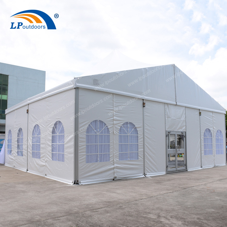 Роскошная смешанная палатка с высоким пиком и подкладкой для мероприятий на открытом воздухе (4)