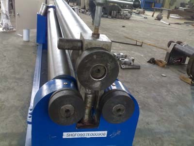 具有断面折弯功能的卷板机（W11-4 * 2500）