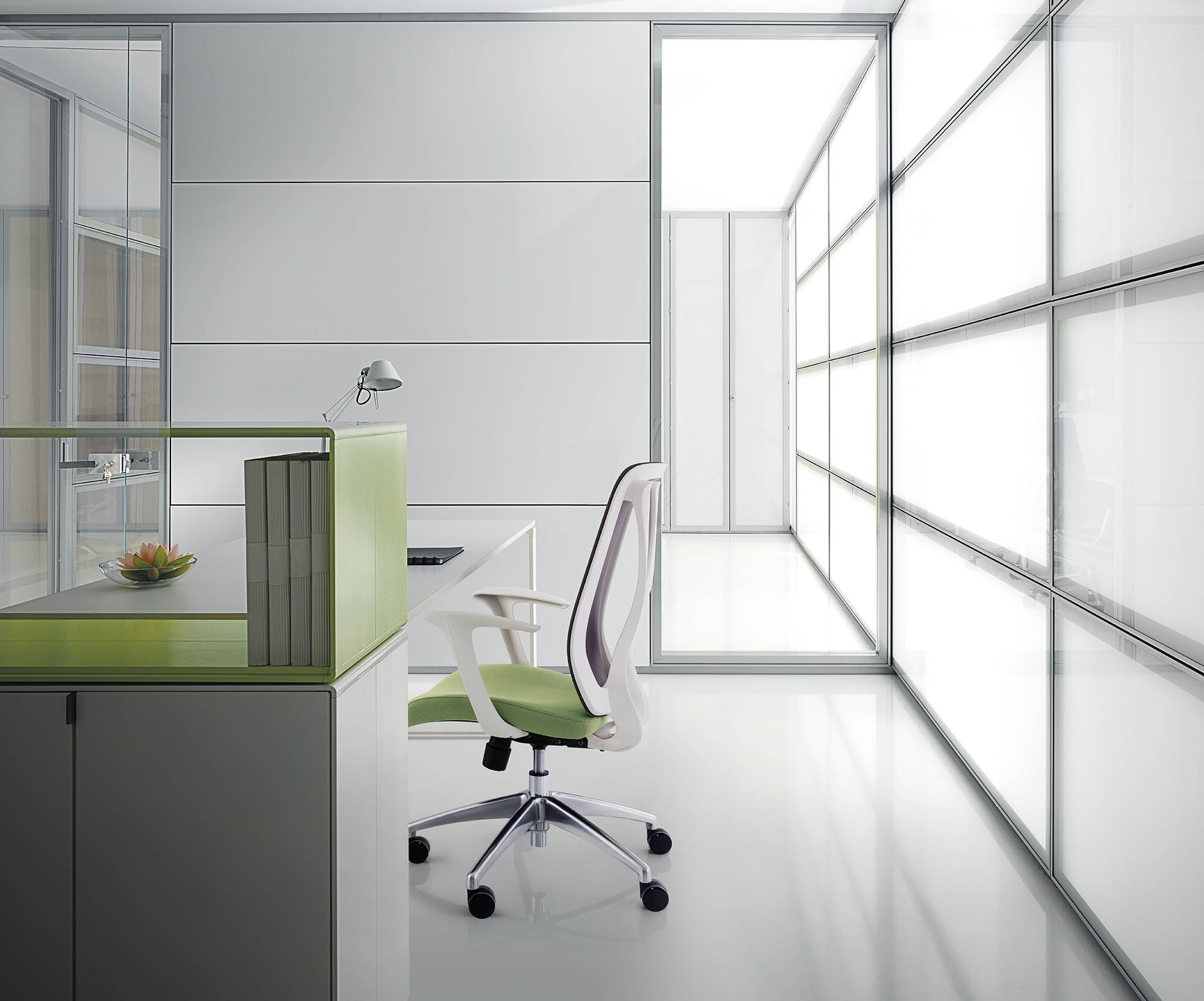 silla de oficina con brazos ajustables557C