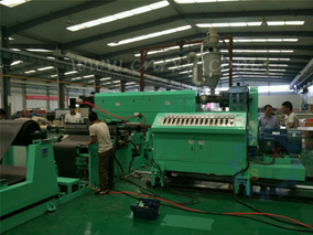 La machine élastique de laminage d'extrusion de résine de bande pour le réseau folâtre la garniture compétitive