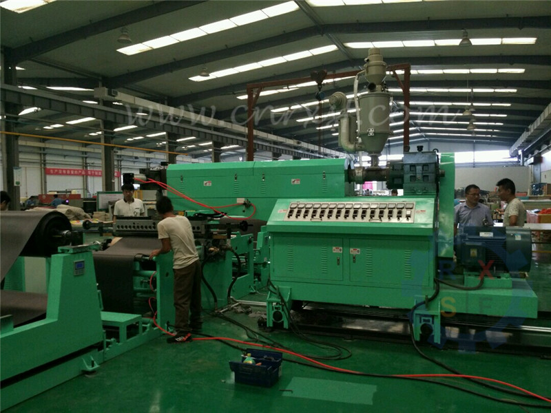 TPE elastic resin extrusion lamination machine for grid sports competitive pad
